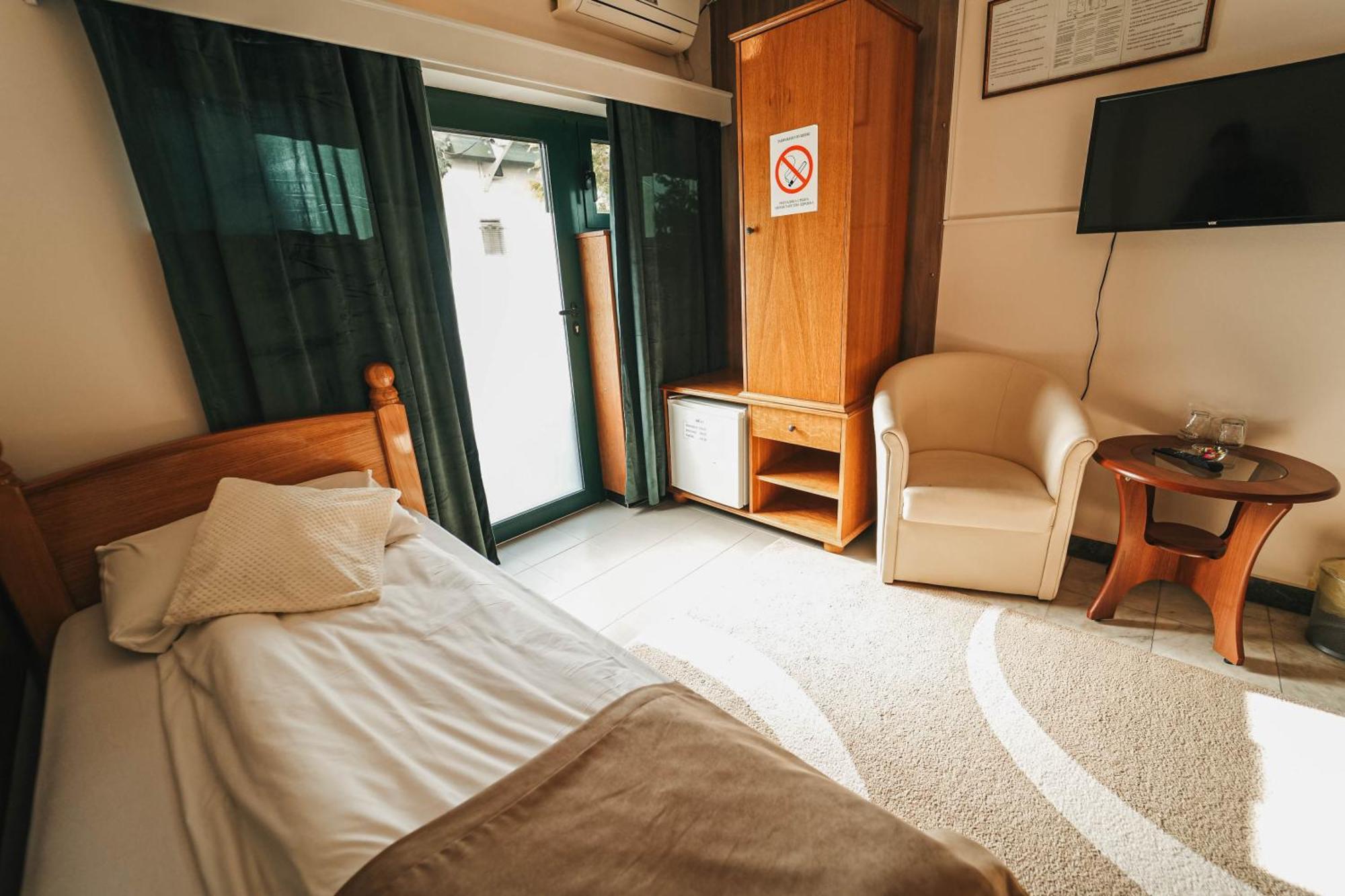 B&B Passage Sremska Mitrovica Eksteriør billede