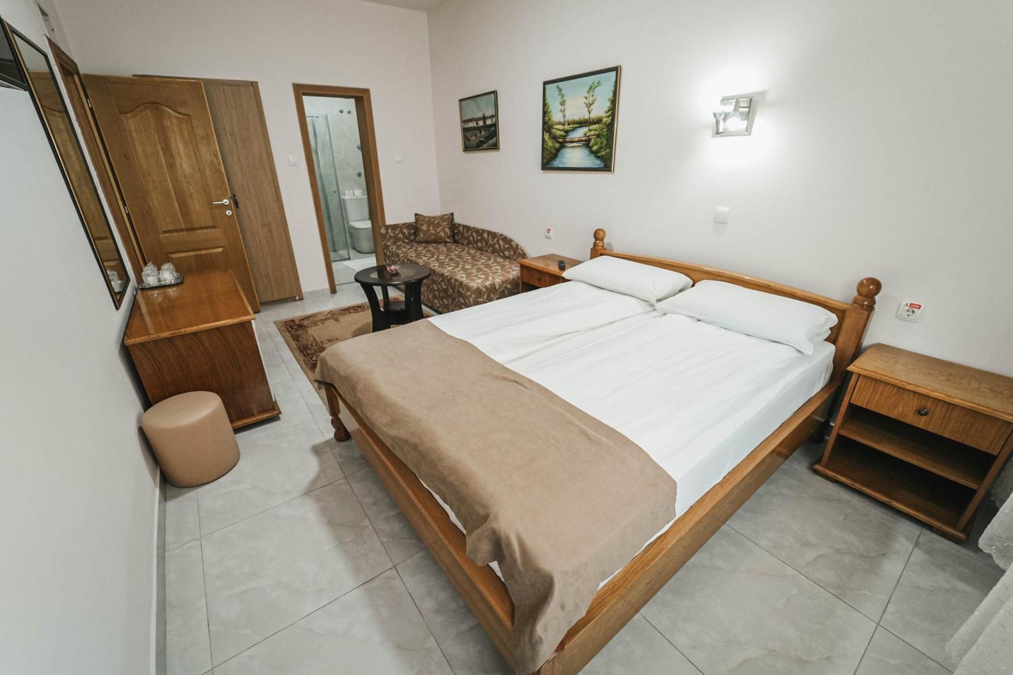 B&B Passage Sremska Mitrovica Eksteriør billede
