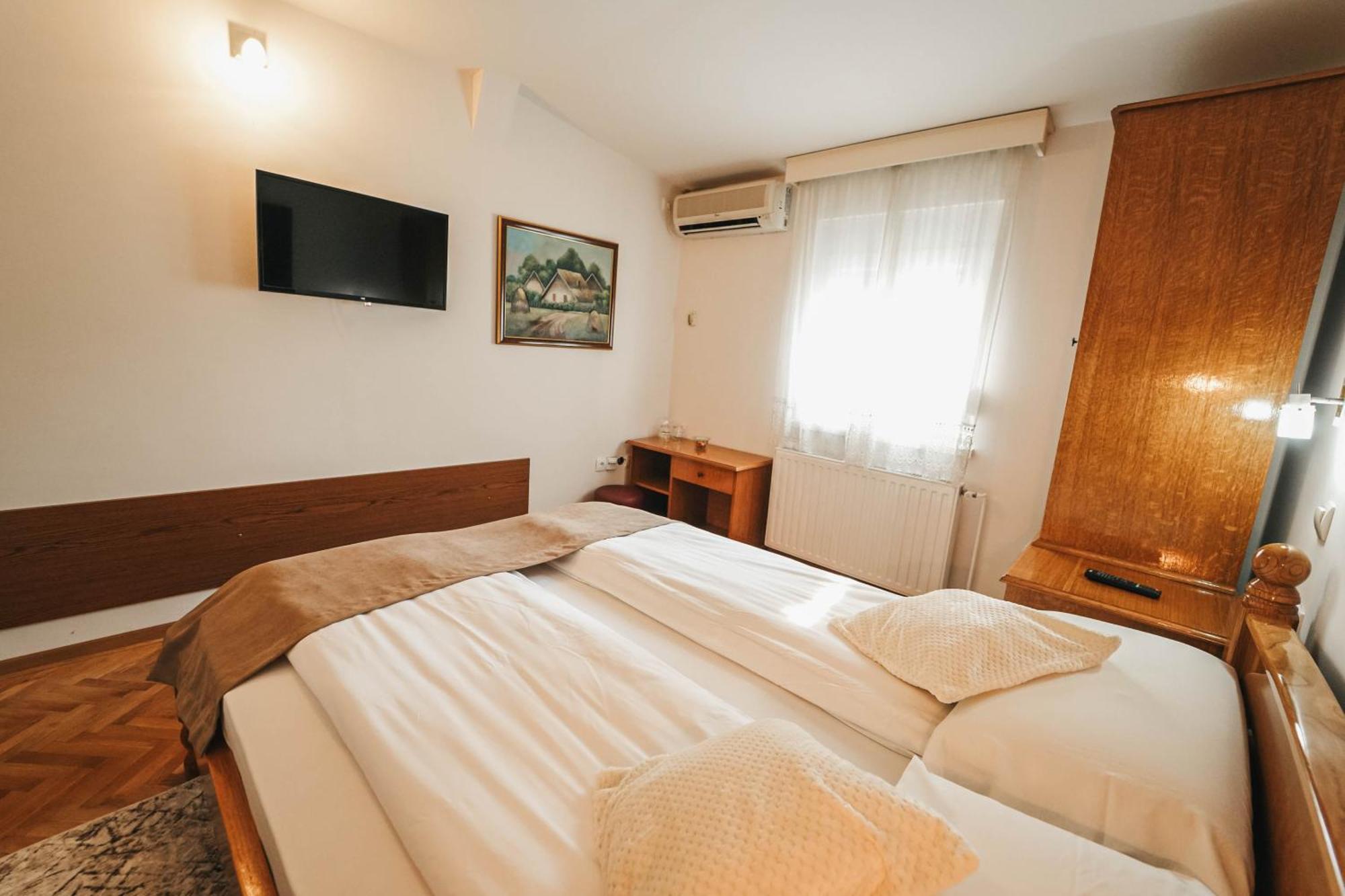 B&B Passage Sremska Mitrovica Eksteriør billede